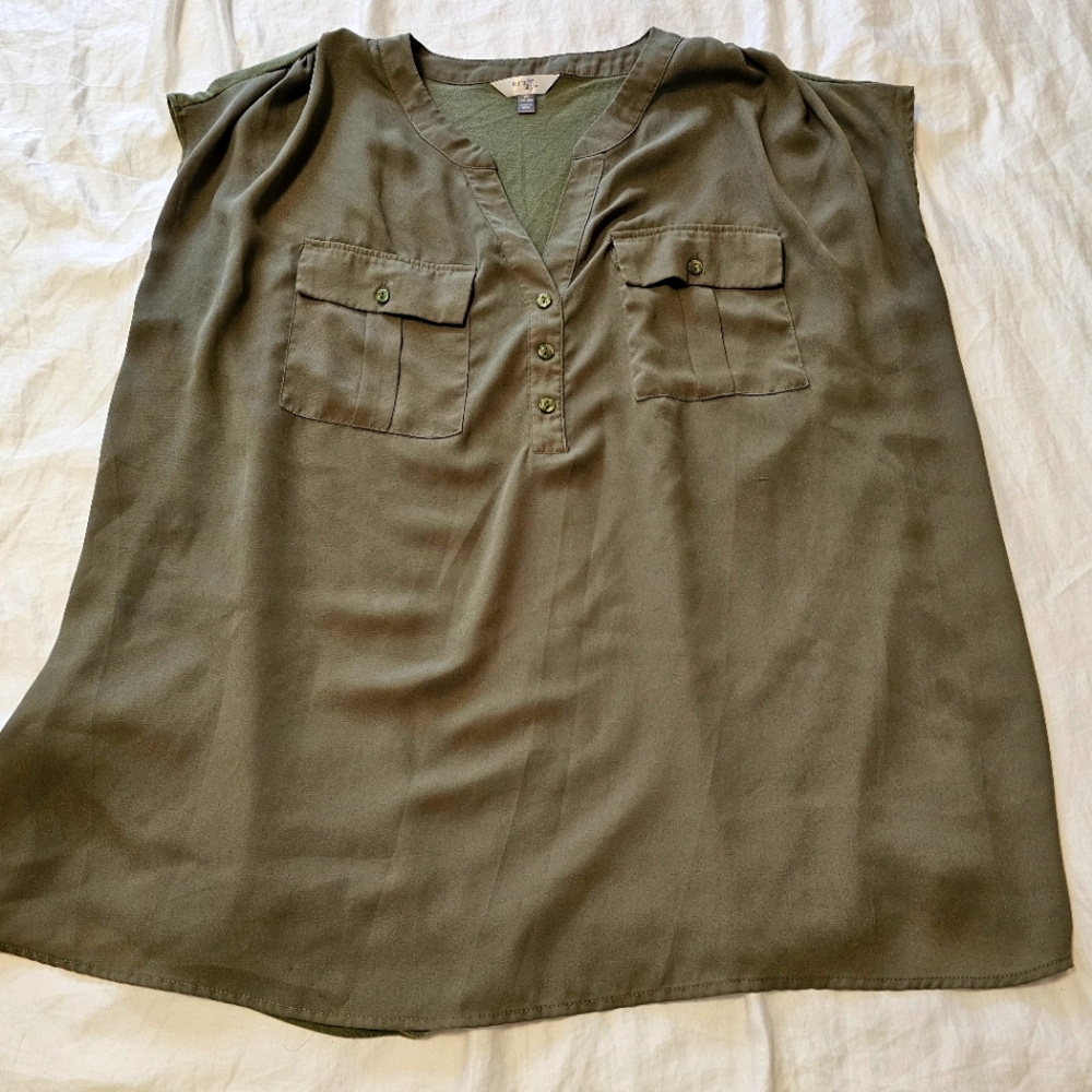 Sleeveless Terra Sky size 1 blouse